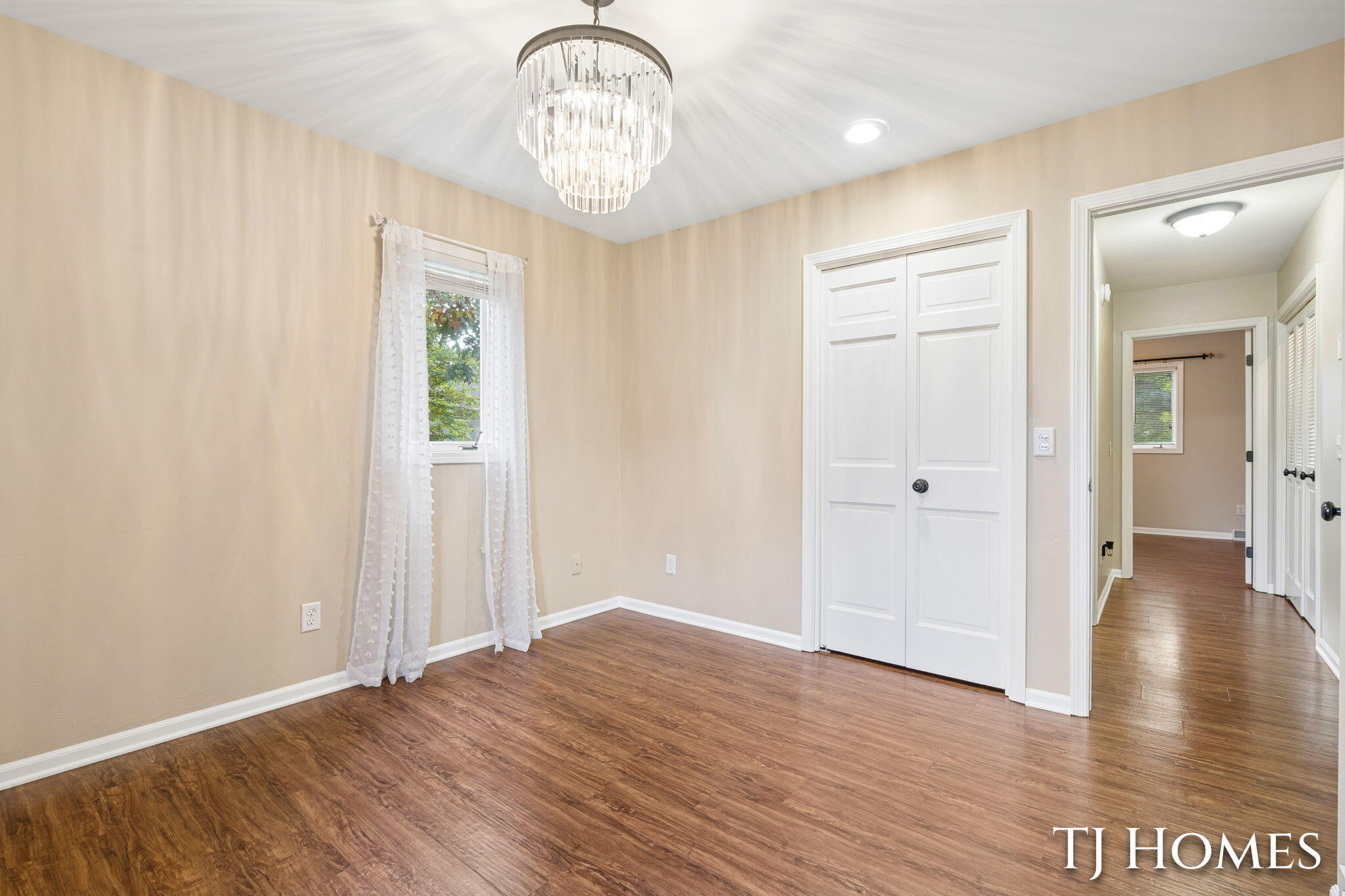 2472 Appleton Drive NE Grand Rapids MI 49525