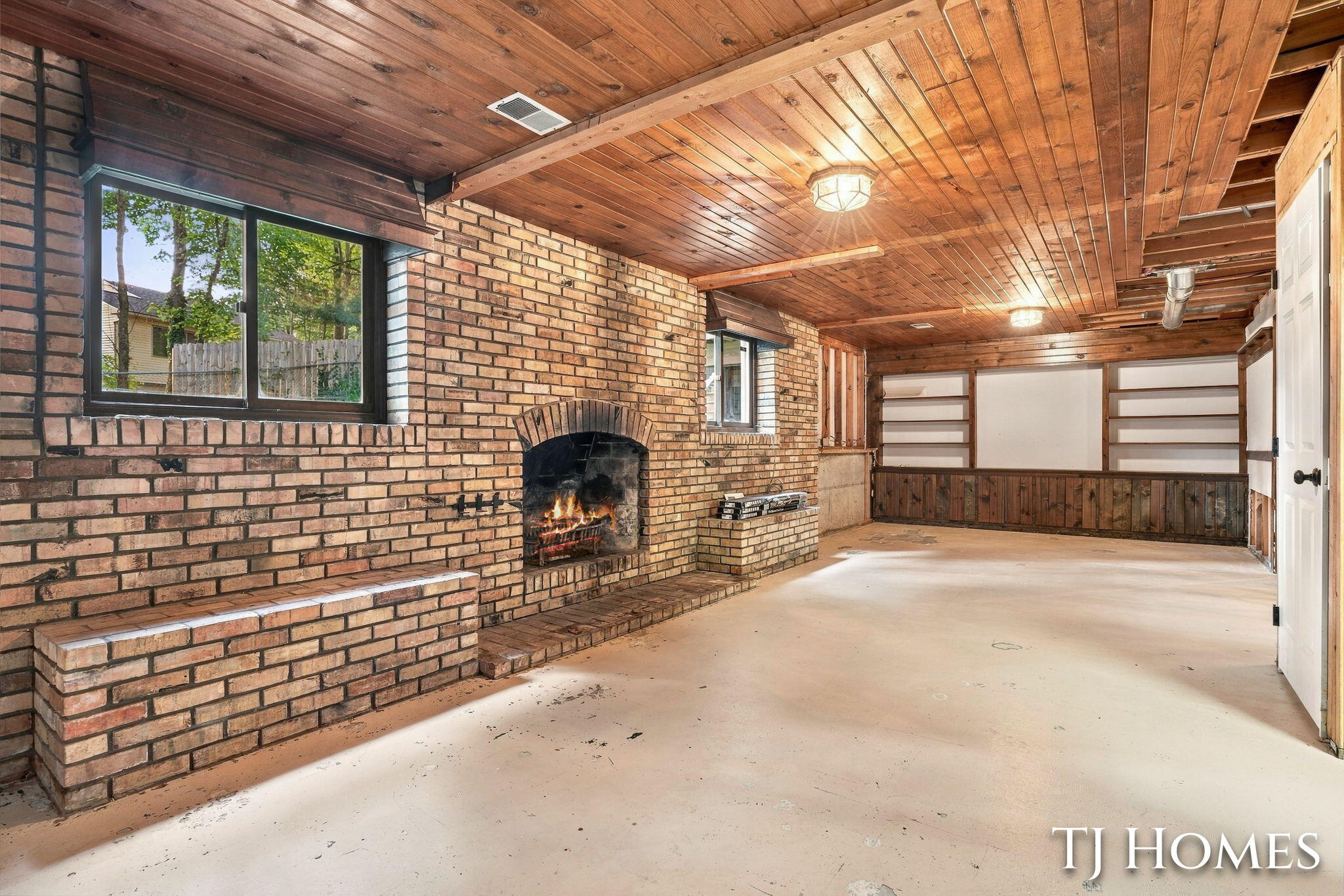 2472 Appleton Drive NE Grand Rapids MI 49525
