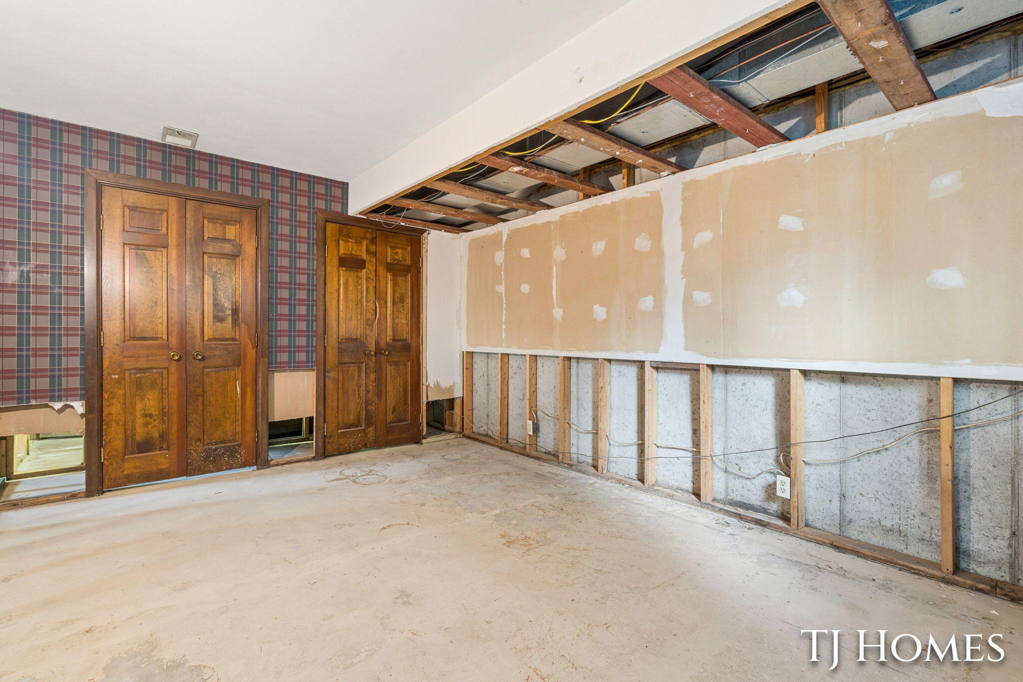 2472 Appleton Drive NE Grand Rapids MI 49525