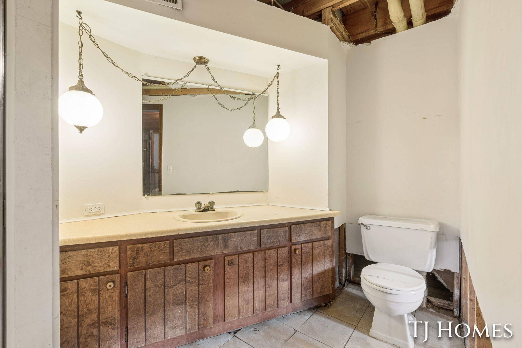2472 Appleton Drive NE Grand Rapids MI 49525