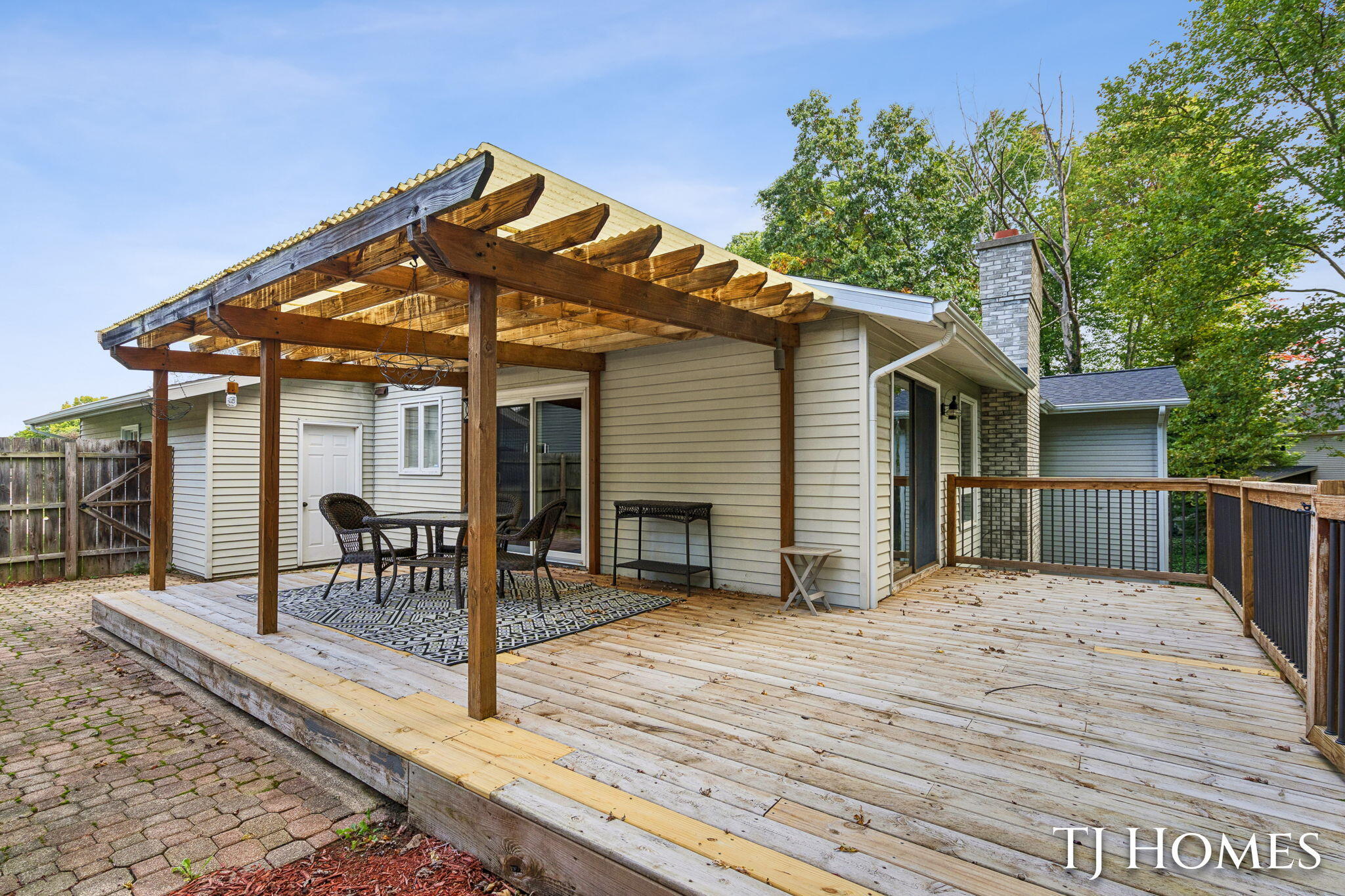2472 Appleton Drive NE Grand Rapids MI 49525
