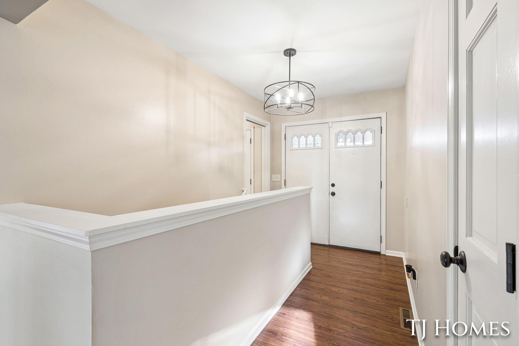2472 Appleton Drive NE Grand Rapids MI 49525
