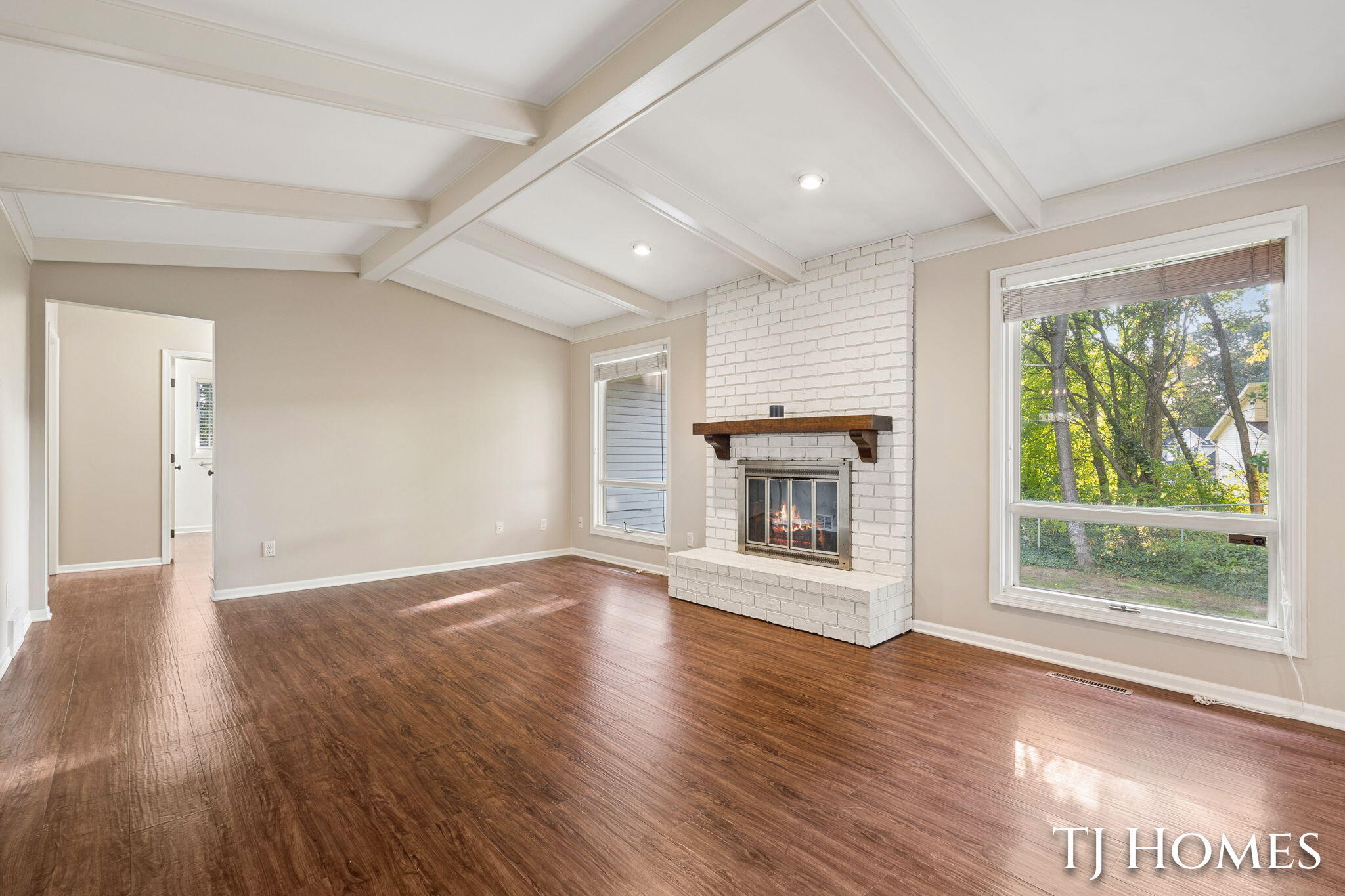 2472 Appleton Drive NE Grand Rapids MI 49525