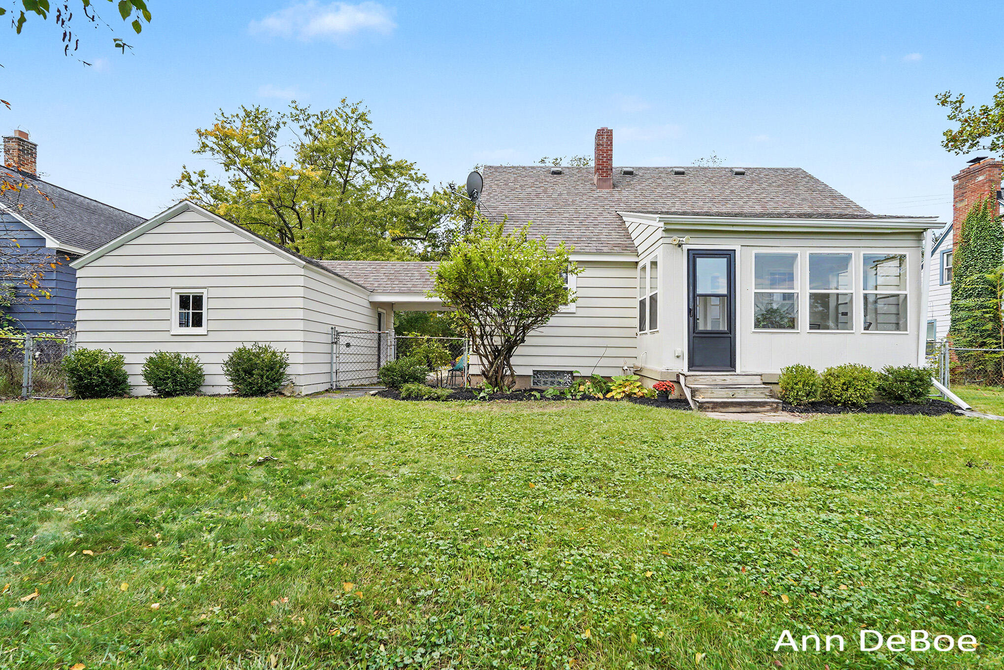 824 Union Avenue NE Grand Rapids MI 49503