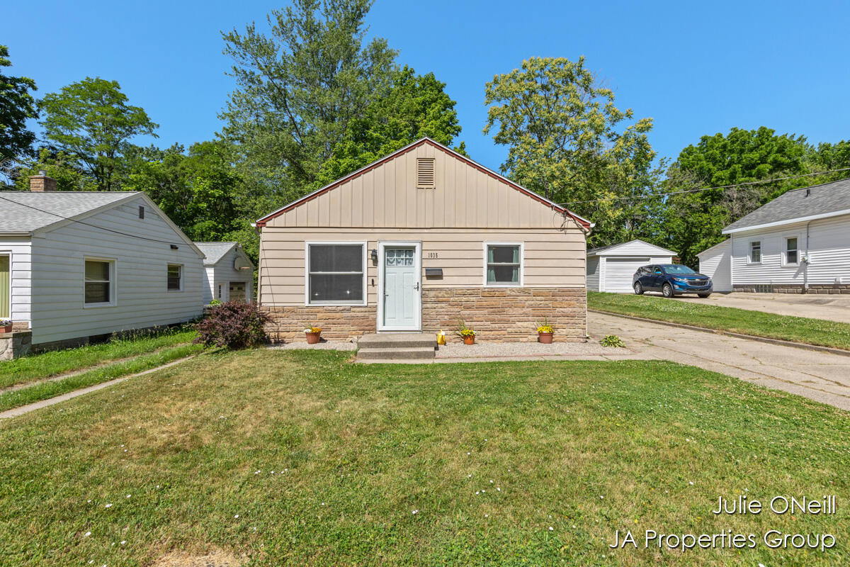 1035 Eastern Avenue NE Grand Rapids MI 49503