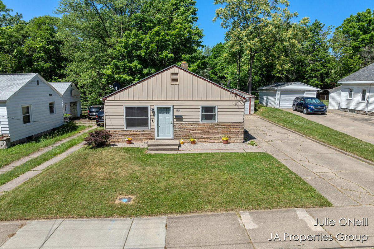 1035 Eastern Avenue NE Grand Rapids MI 49503