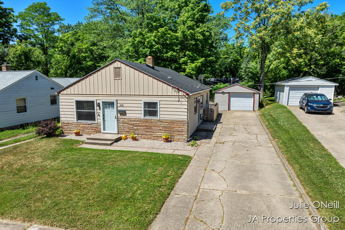 1035 Eastern Avenue NE Grand Rapids MI 49503