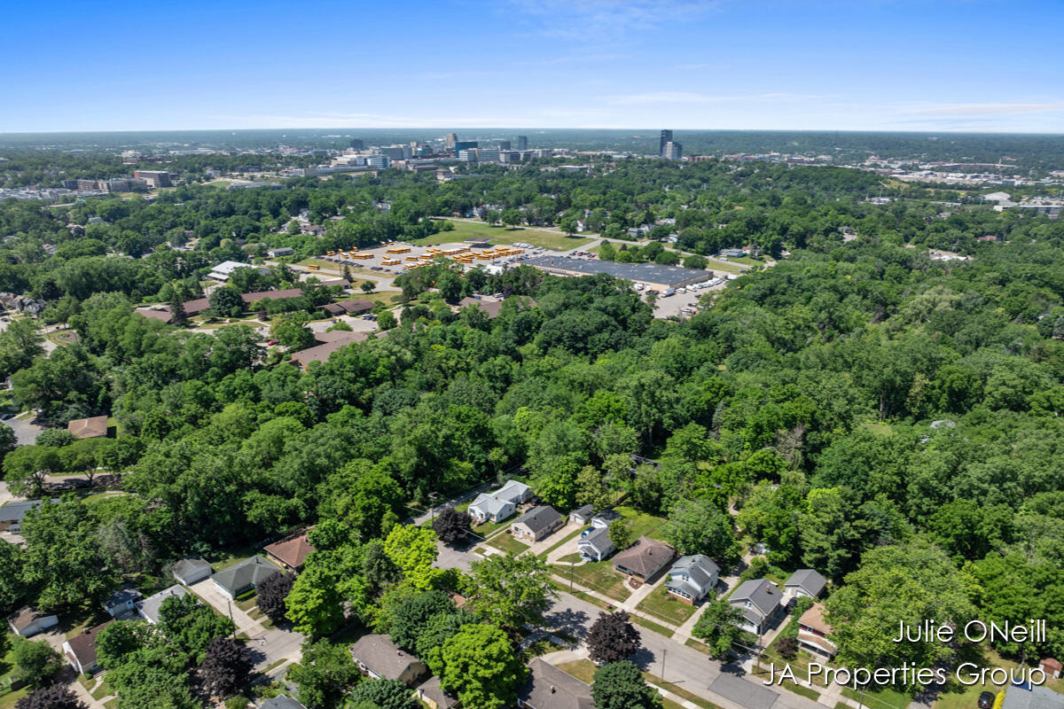 1035 Eastern Avenue NE Grand Rapids MI 49503