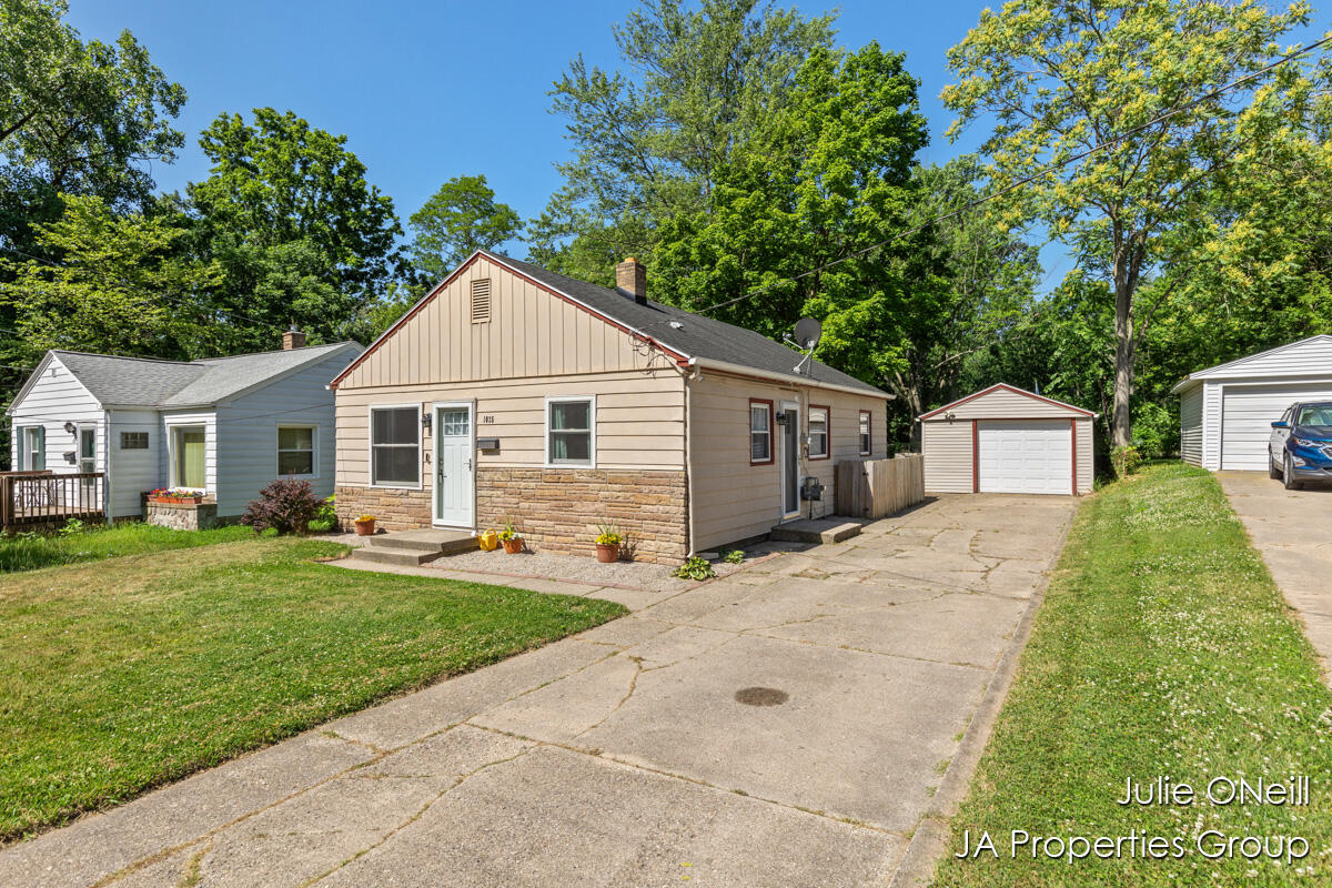 1035 Eastern Avenue NE Grand Rapids MI 49503