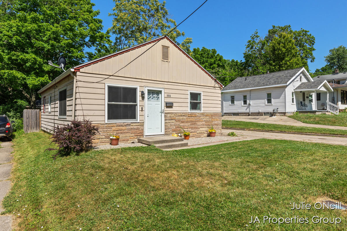 1035 Eastern Avenue NE Grand Rapids MI 49503
