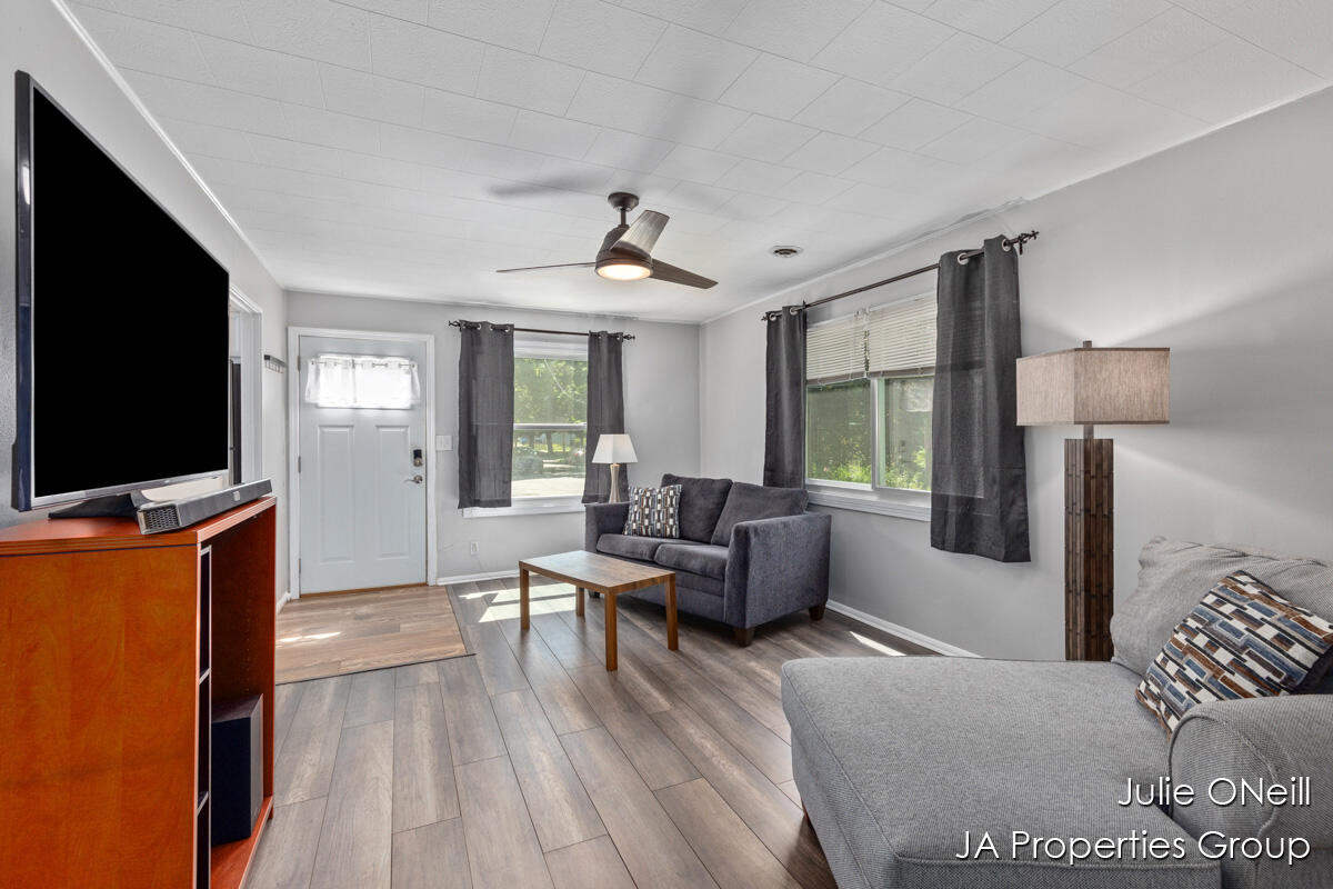 1035 Eastern Avenue NE Grand Rapids MI 49503