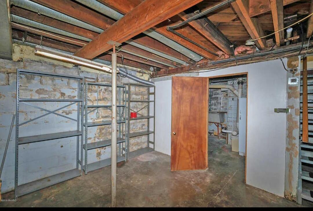 907 Russell Street Kalamazoo MI 49001