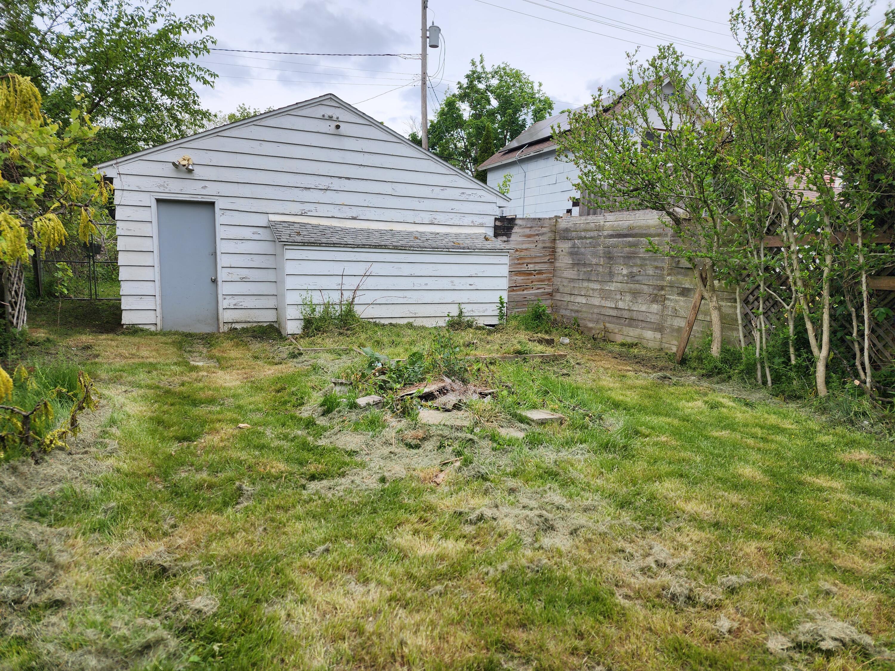 907 Russell Street Kalamazoo MI 49001