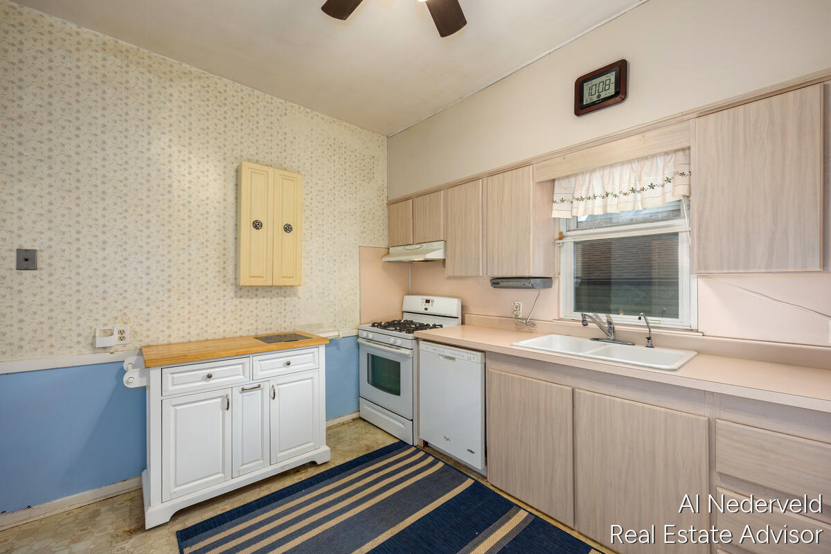 640 Crescent Street NE Grand Rapids MI 49503