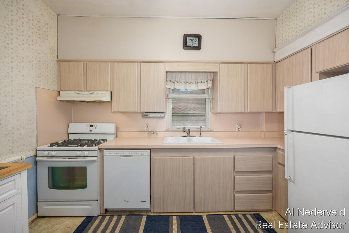 640 Crescent Street NE Grand Rapids MI 49503