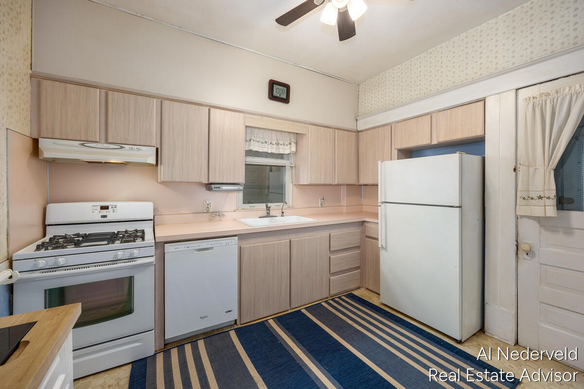 640 Crescent Street NE Grand Rapids MI 49503