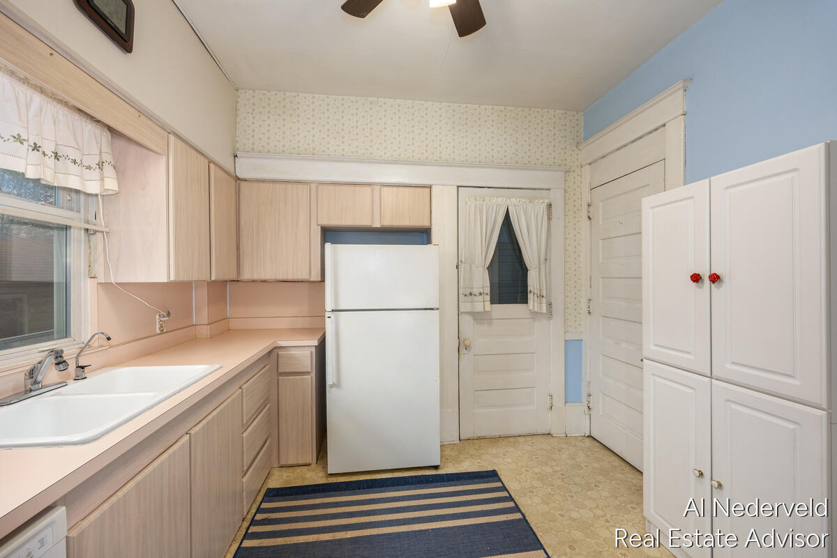 640 Crescent Street NE Grand Rapids MI 49503