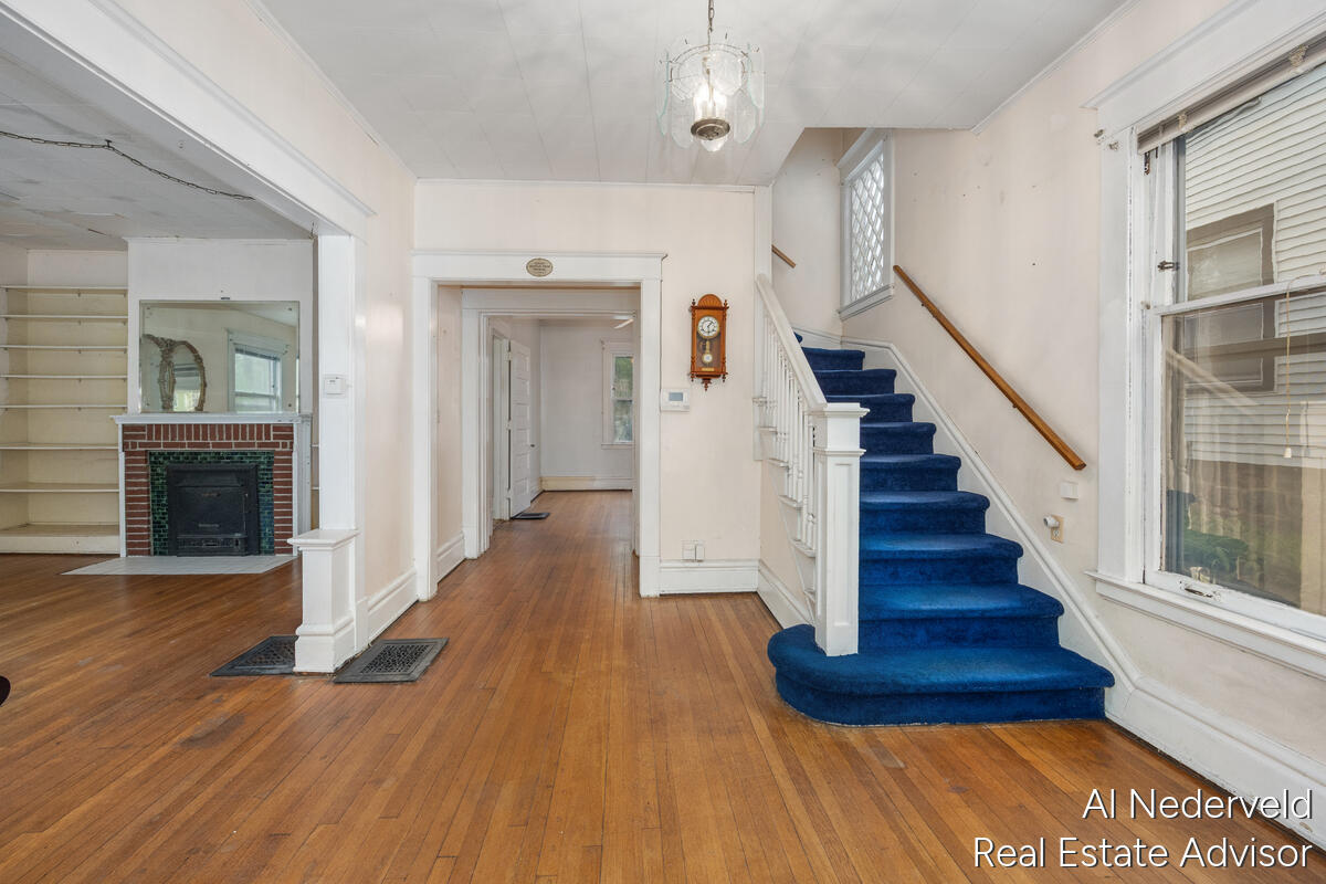 640 Crescent Street NE Grand Rapids MI 49503