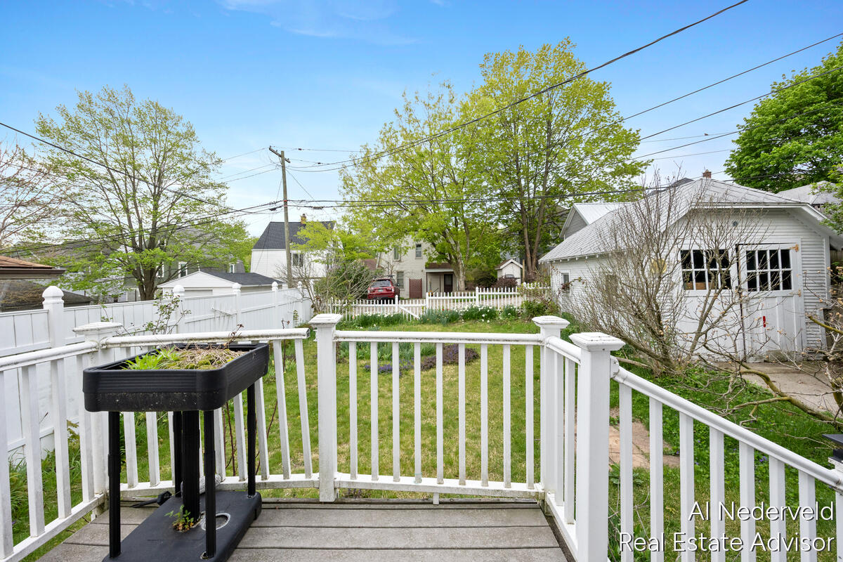 640 Crescent Street NE Grand Rapids MI 49503