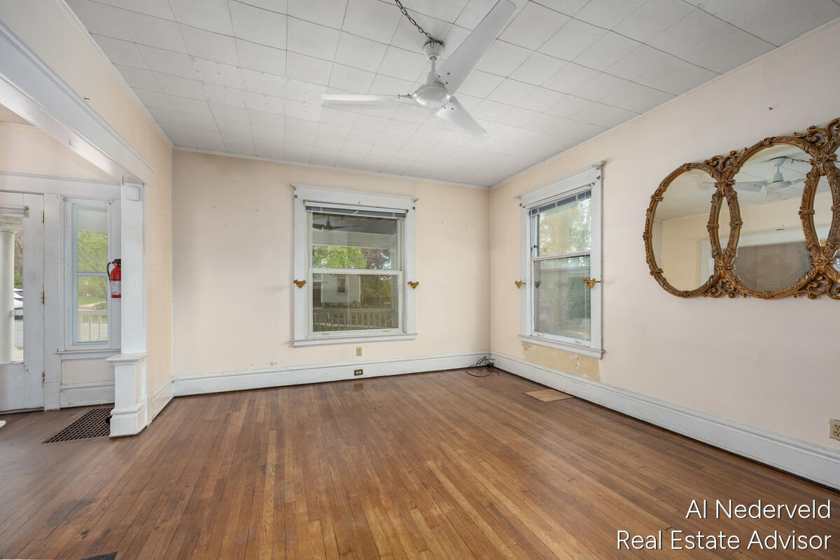 640 Crescent Street NE Grand Rapids MI 49503