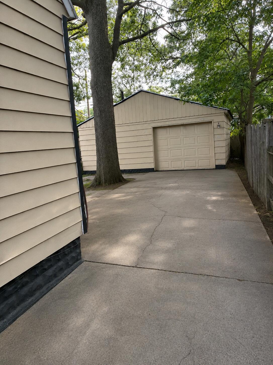 2429 Maffett Street Muskegon MI 49444