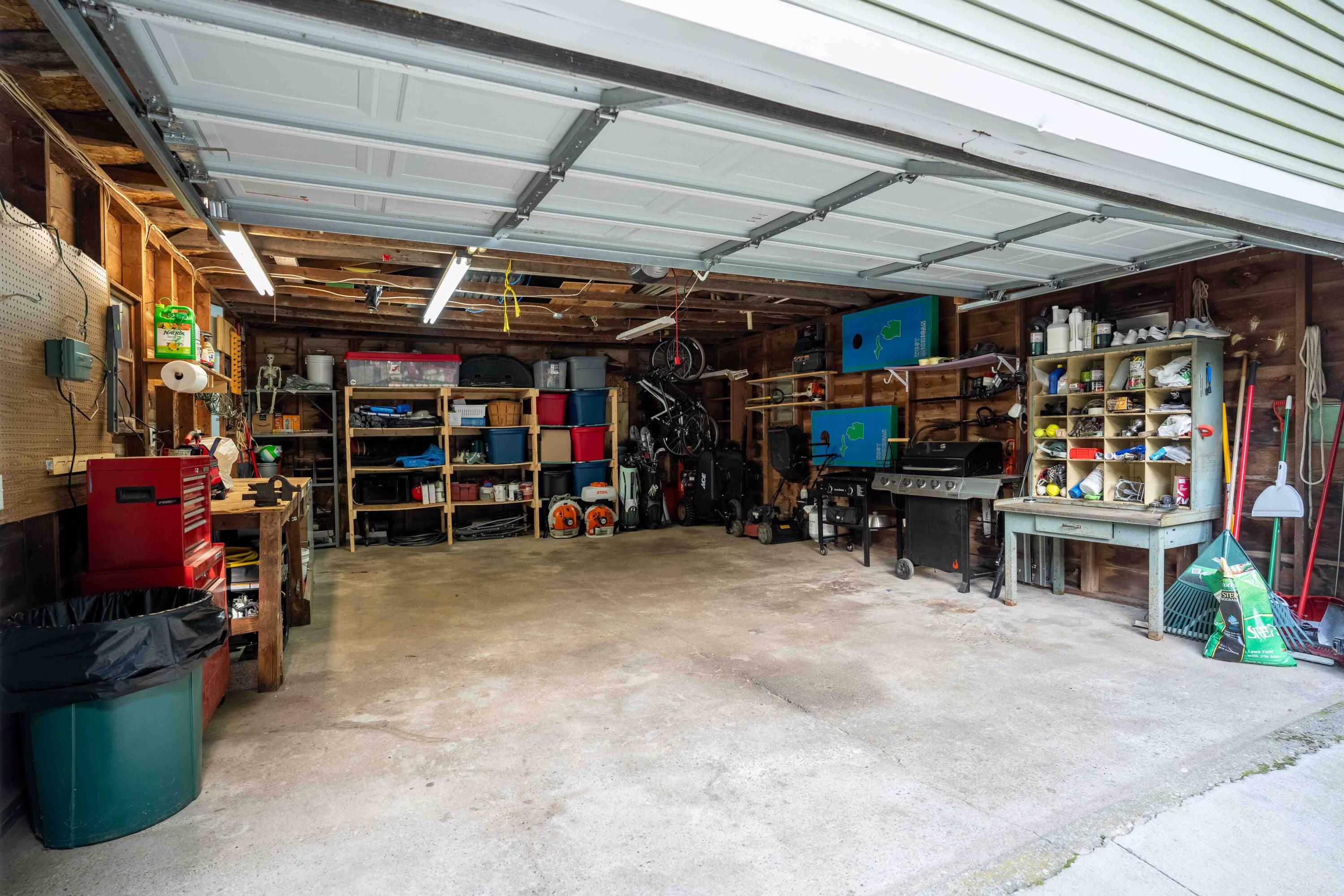 2016 Scenic Drive Muskegon MI 49445