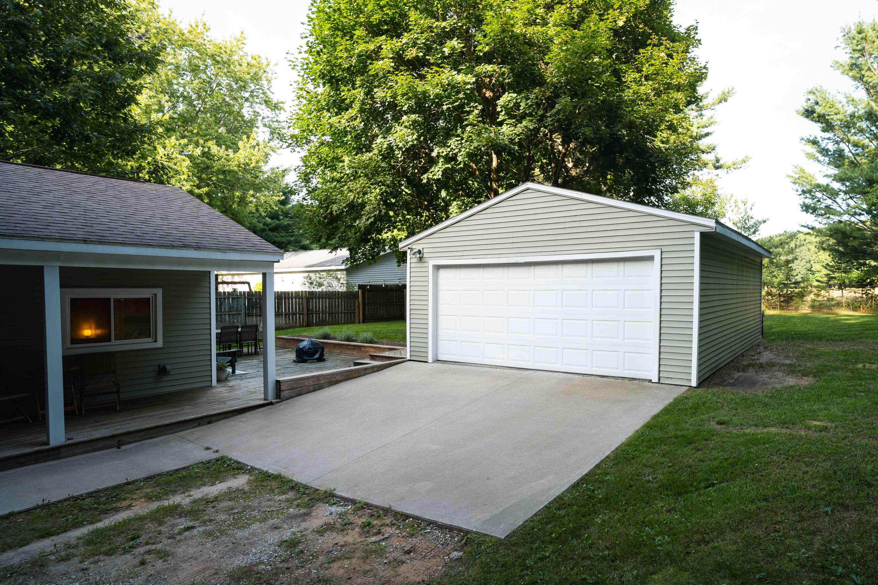 2016 Scenic Drive Muskegon MI 49445
