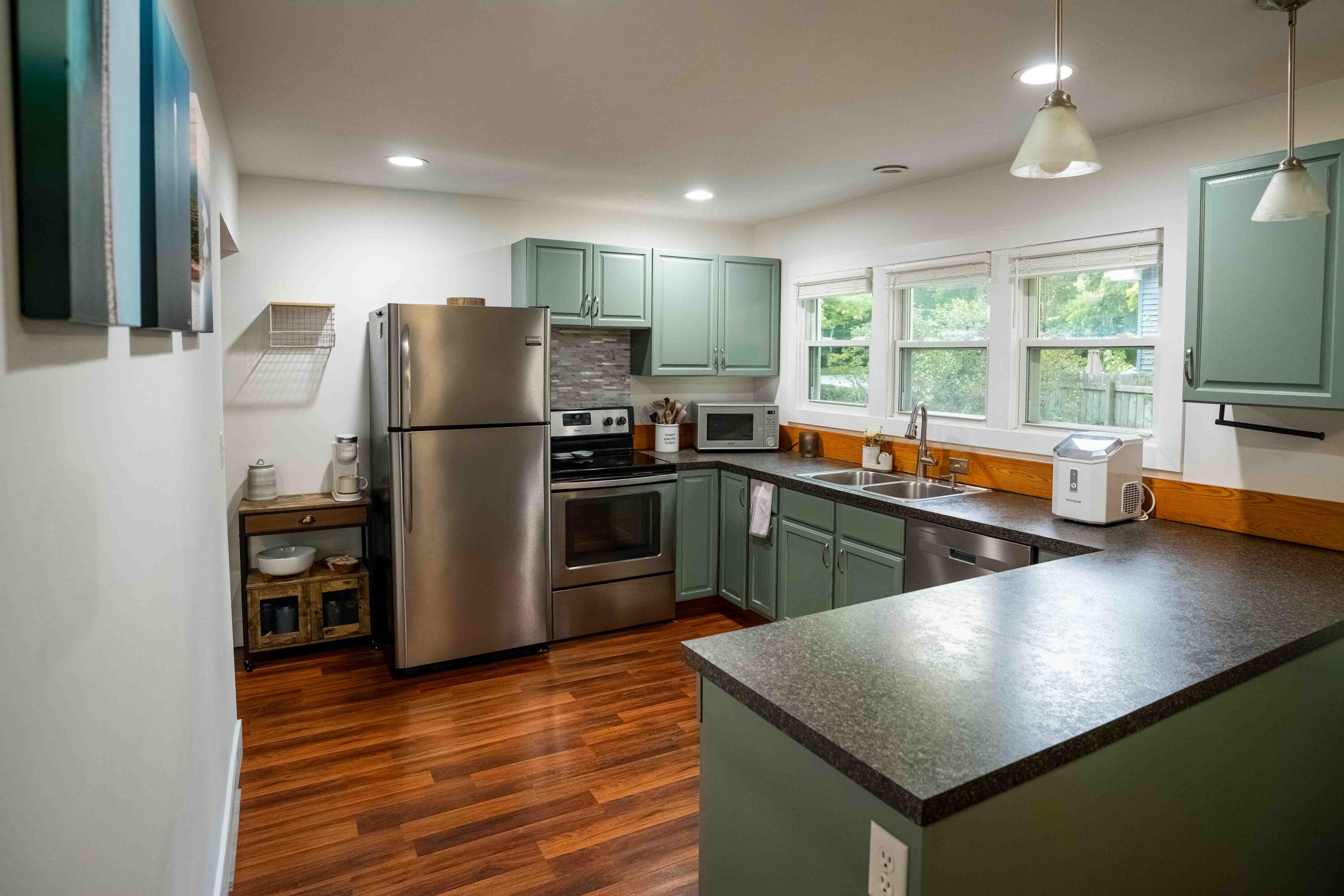 2016 Scenic Drive Muskegon MI 49445