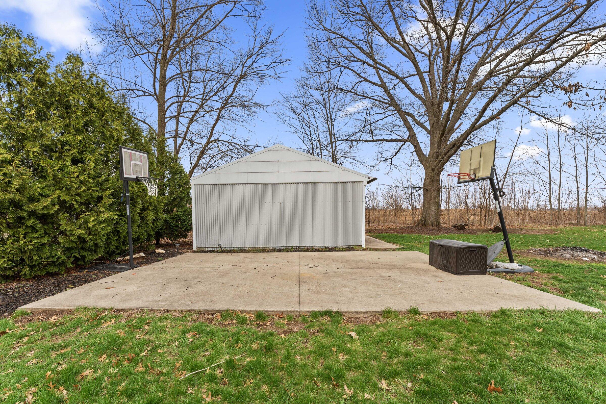 31486 County Line Road Dowagiac MI 49047