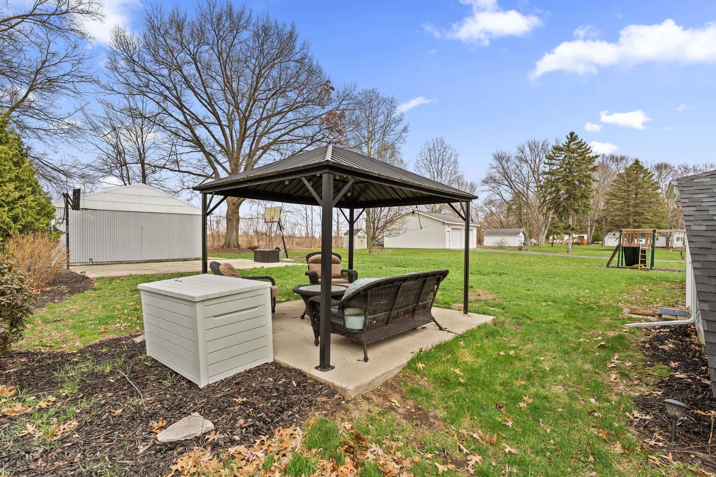 31486 County Line Road Dowagiac MI 49047