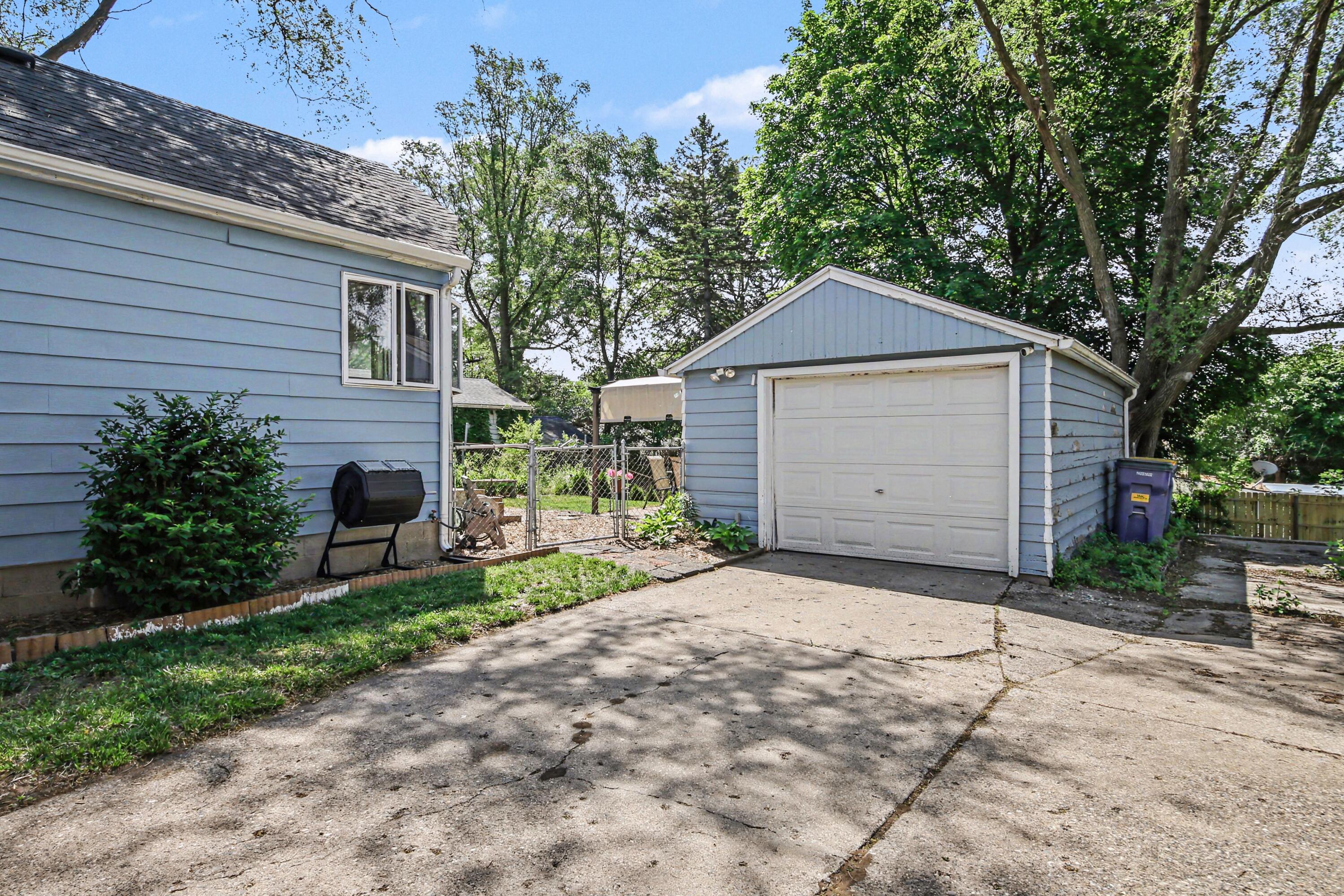 1432 Ardmore Street SE Grand Rapids MI 49507