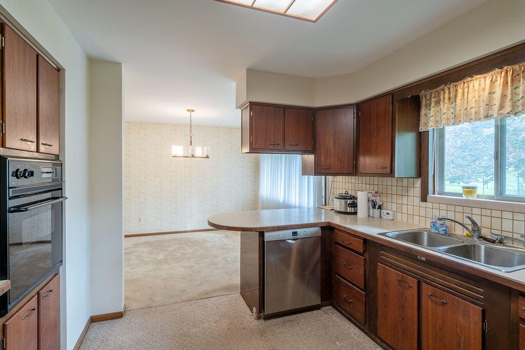 4156 Weymouth Drive SE Grand Rapids MI 49508