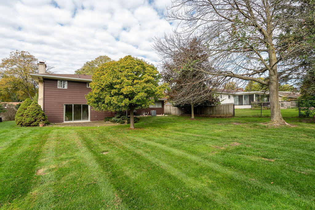 4156 Weymouth Drive SE Grand Rapids MI 49508