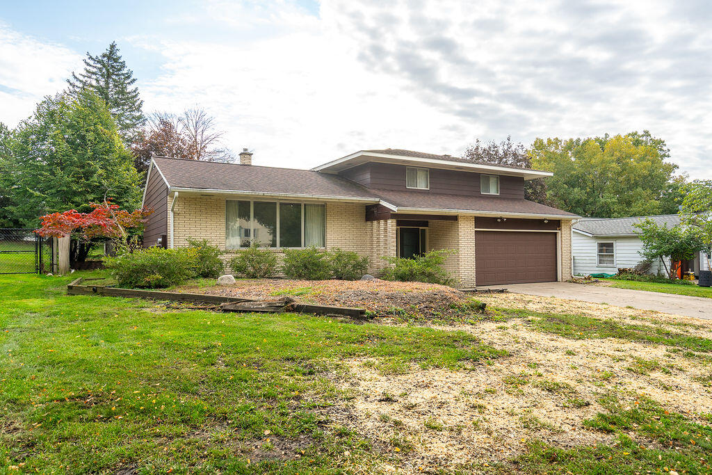 4156 Weymouth Drive SE Grand Rapids MI 49508