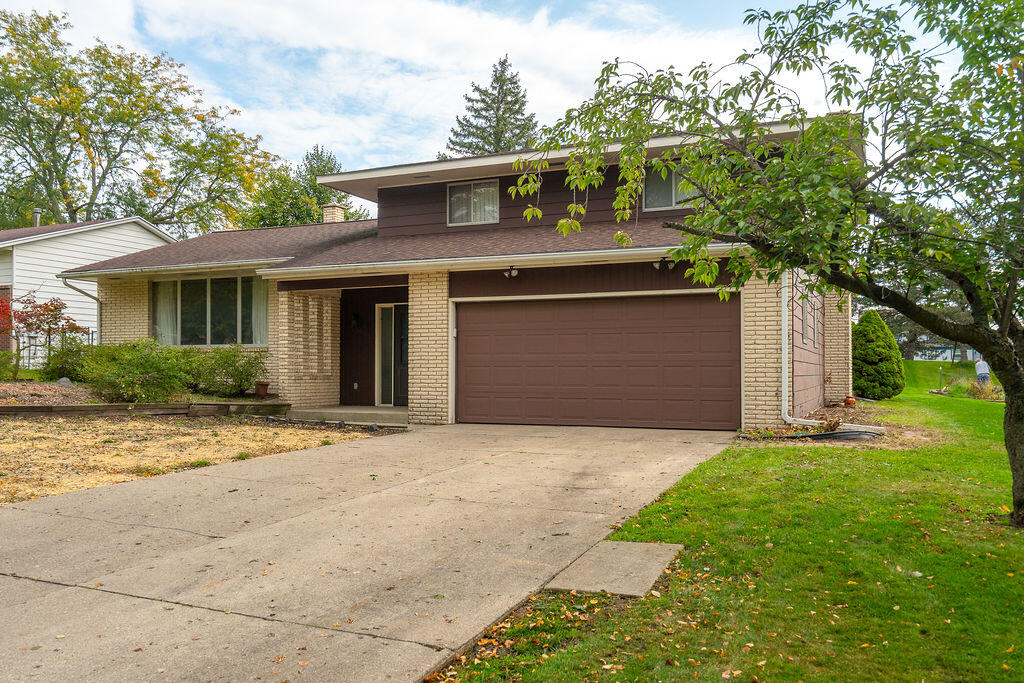 4156 Weymouth Drive SE Grand Rapids MI 49508