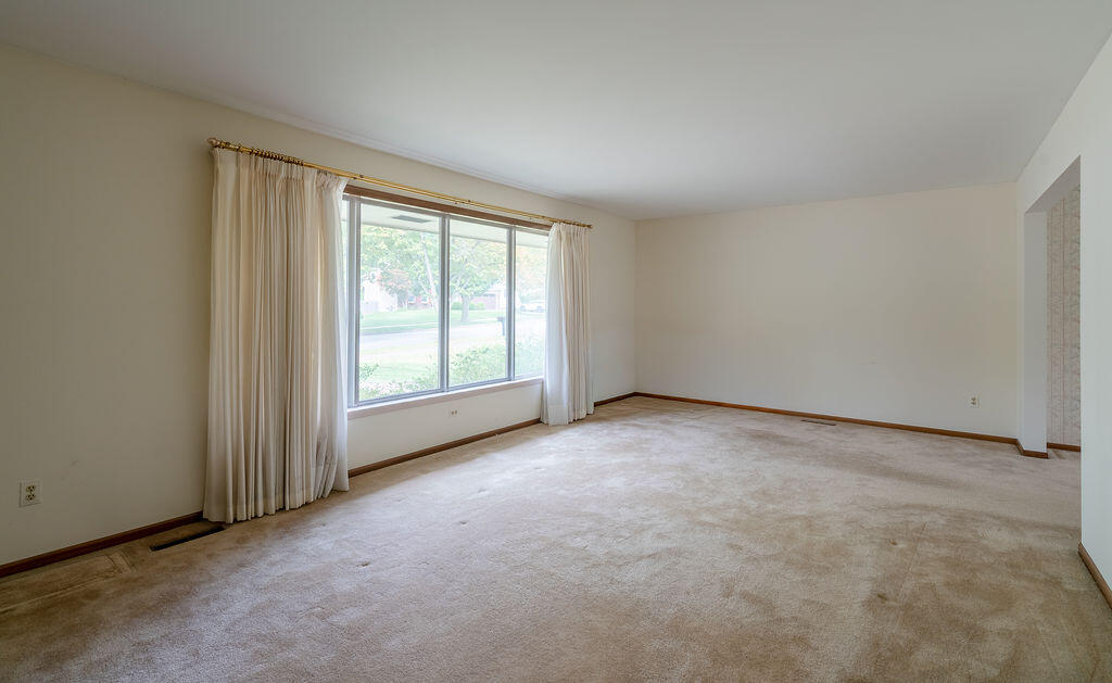 4156 Weymouth Drive SE Grand Rapids MI 49508