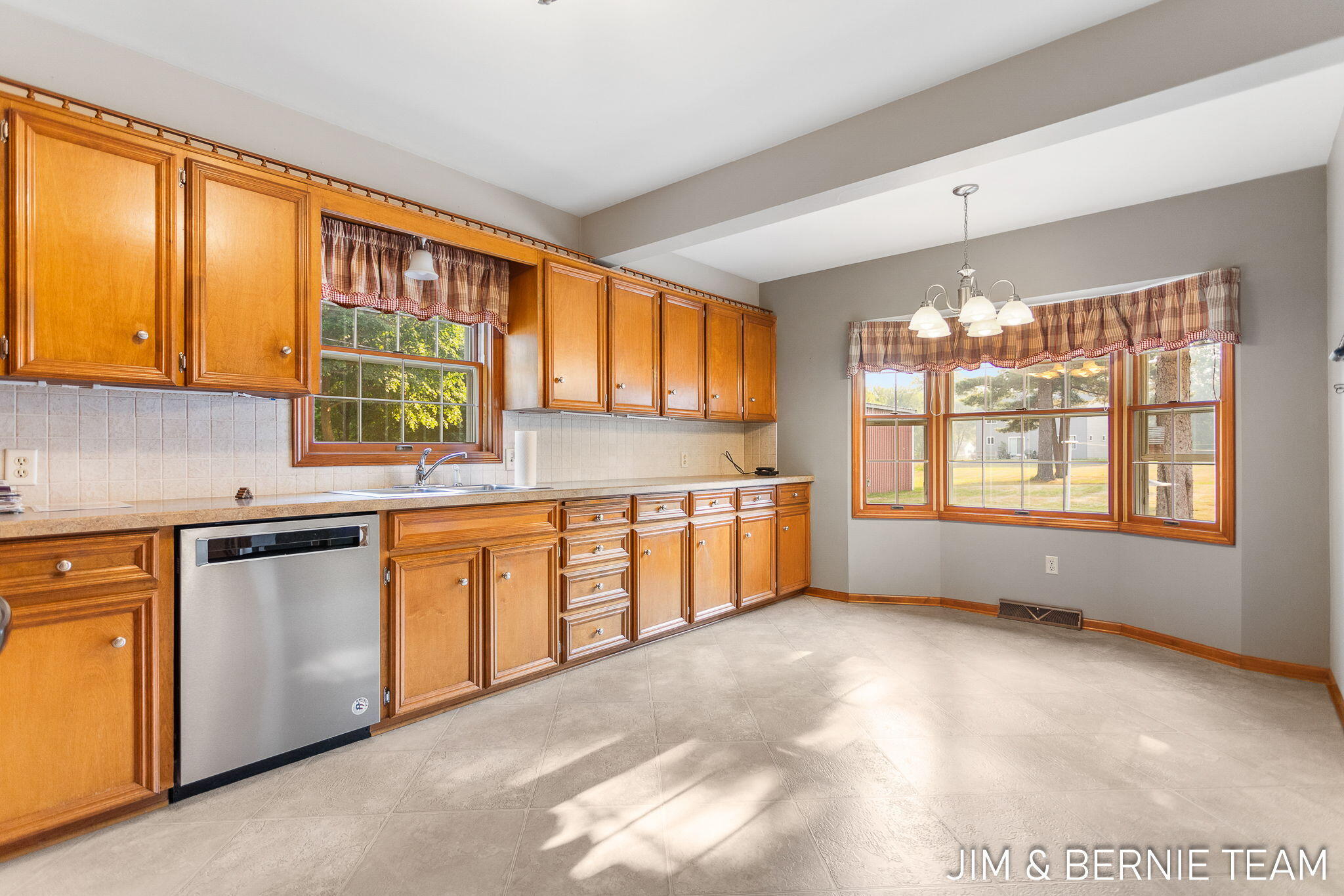 239 Waverly Road Holland MI 49423