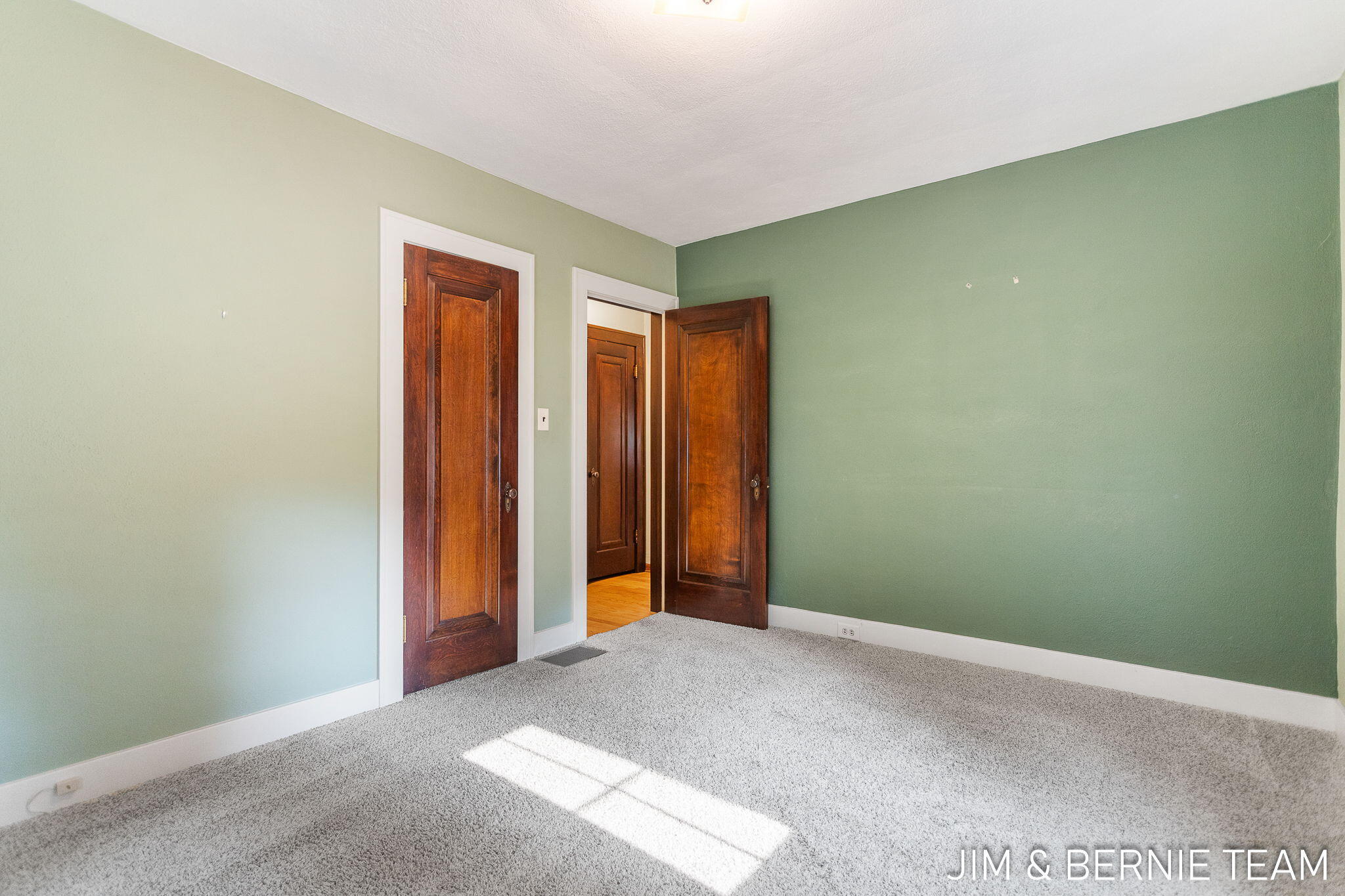 239 Waverly Road Holland MI 49423