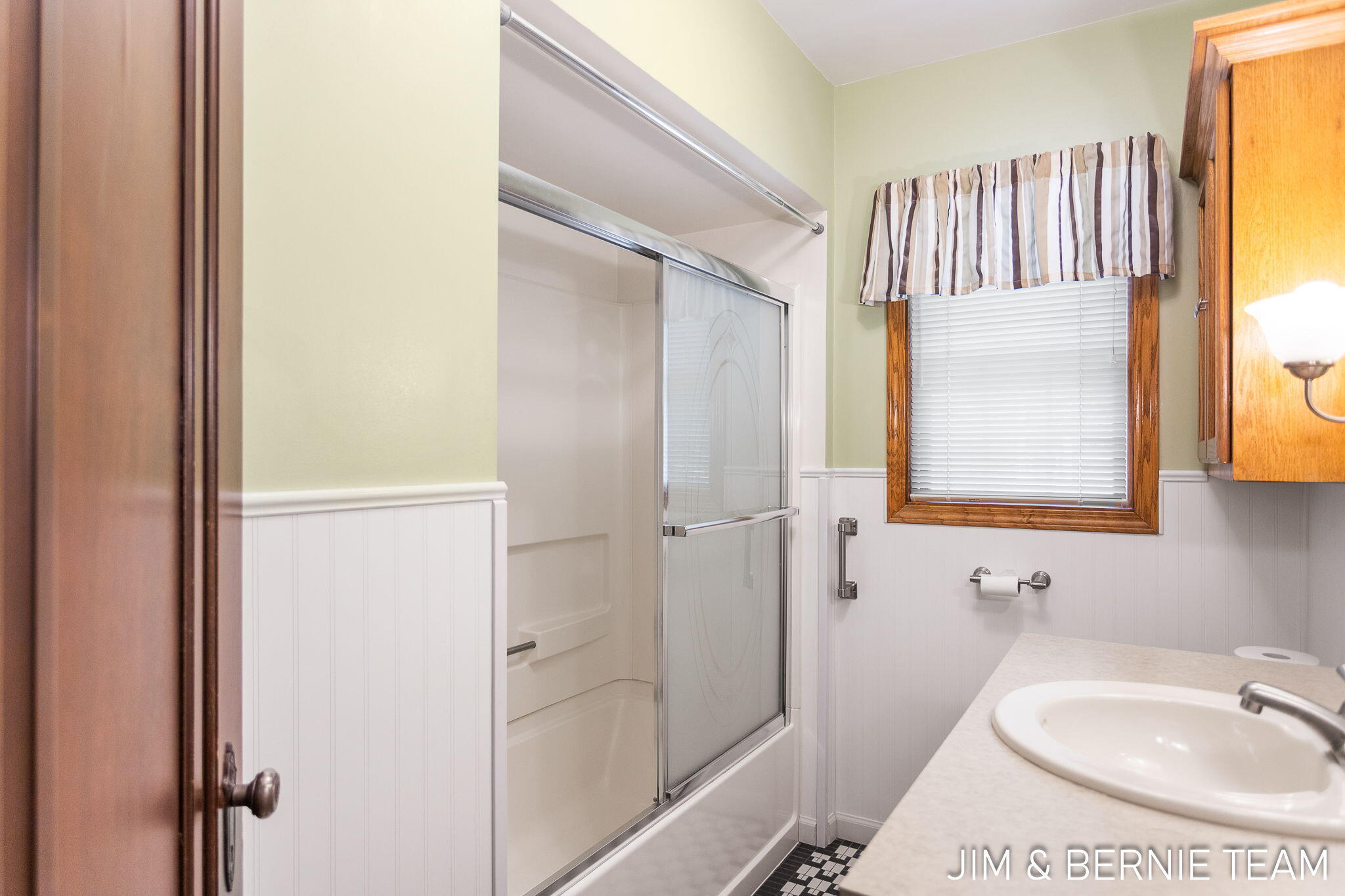 239 Waverly Road Holland MI 49423