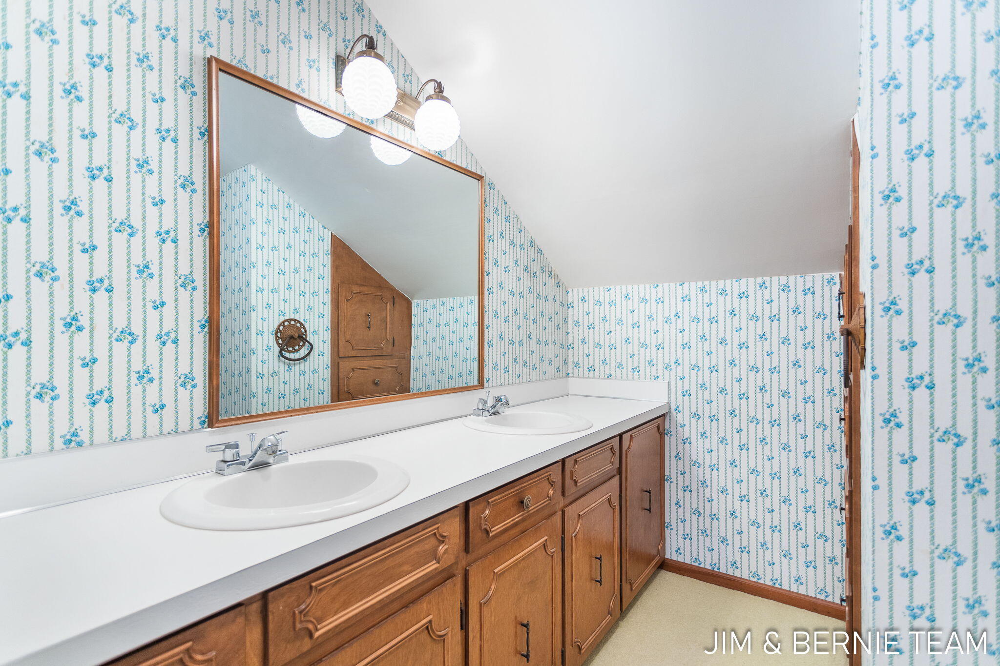 239 Waverly Road Holland MI 49423