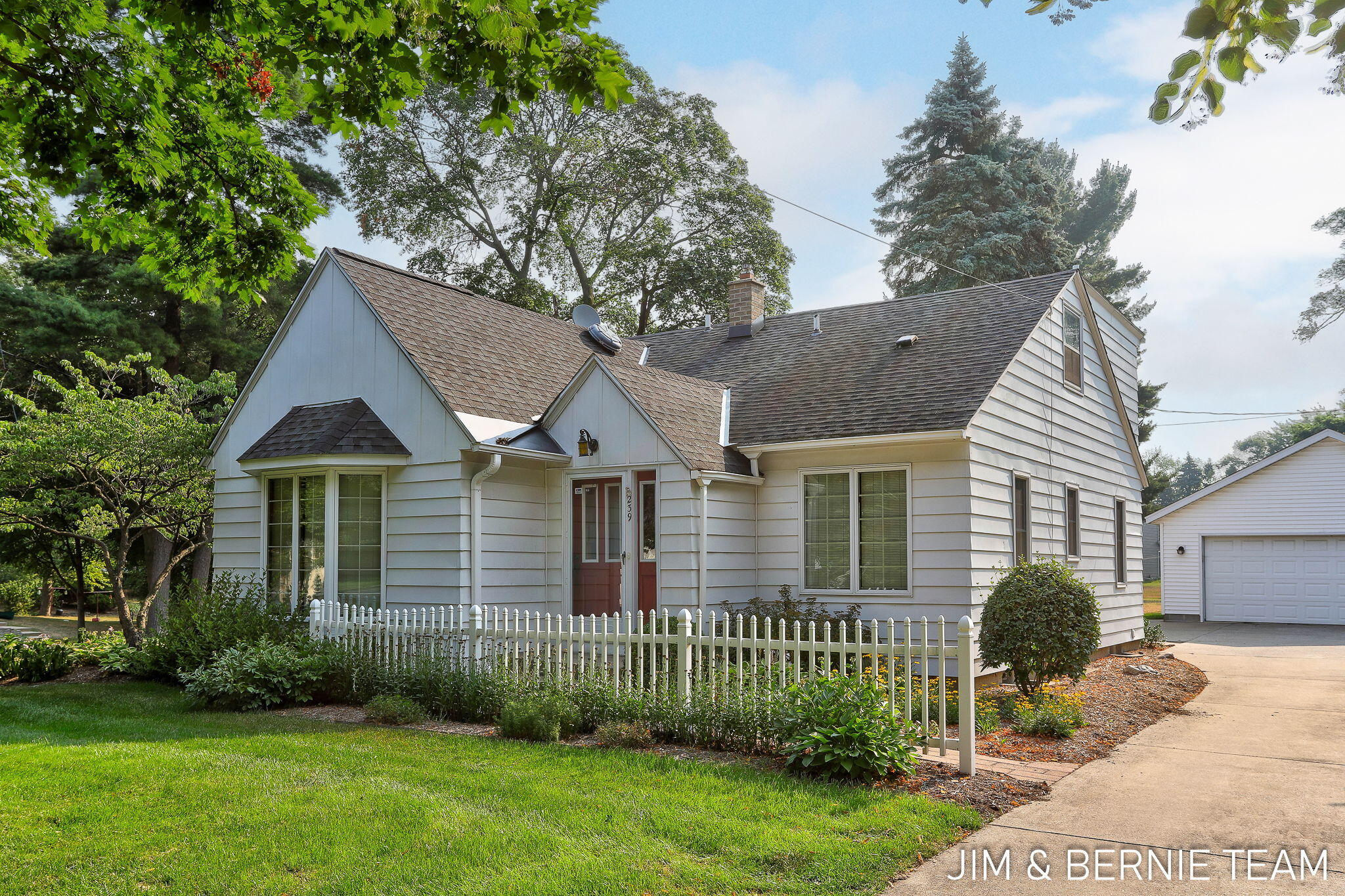 239 Waverly Road Holland MI 49423