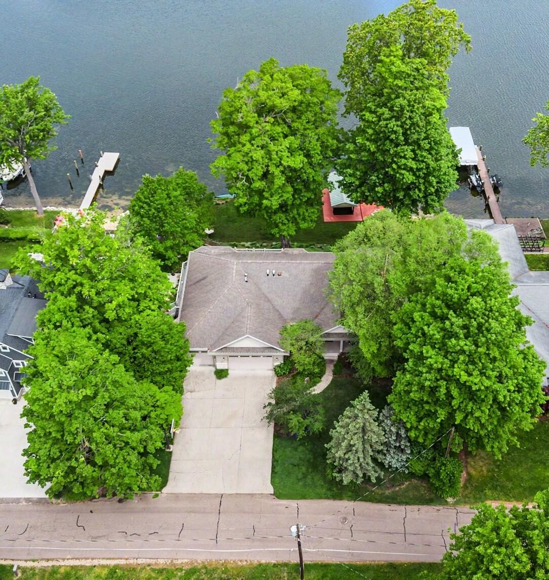 7897 Lakewood Drive Coloma MI 49038