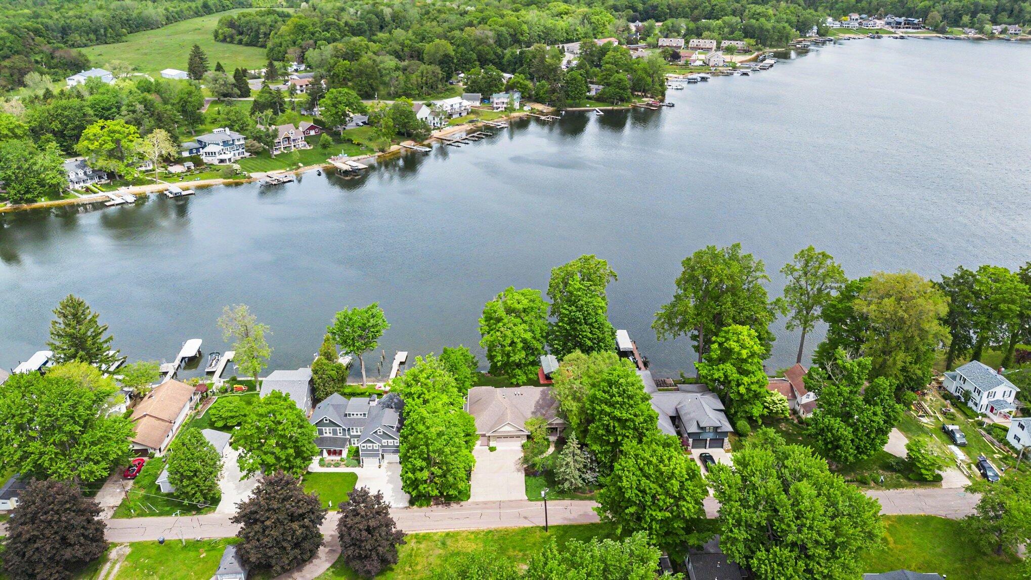 7897 Lakewood Drive Coloma MI 49038