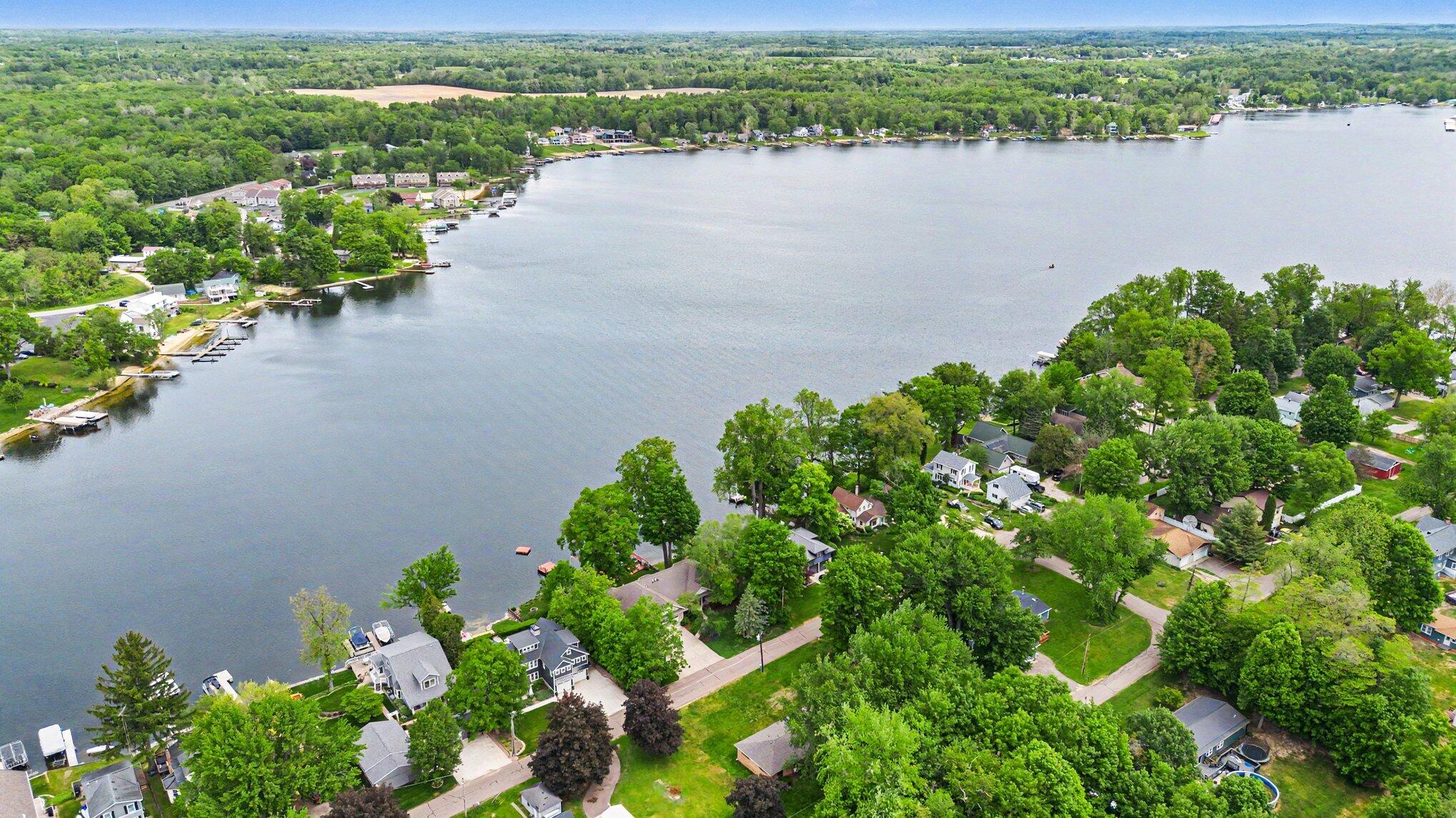 7897 Lakewood Drive Coloma MI 49038