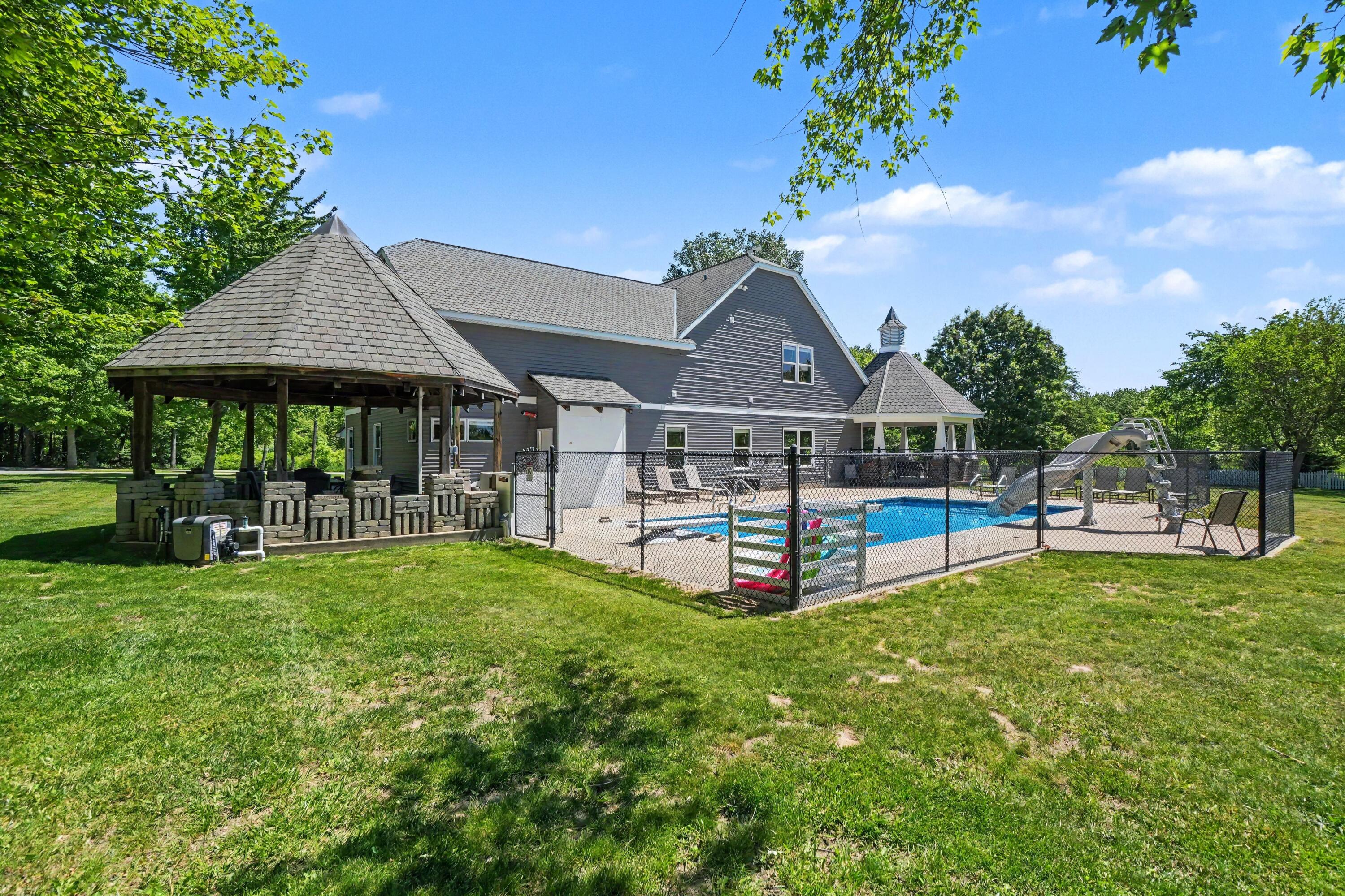 1662 66th Street Fennville MI 49408
