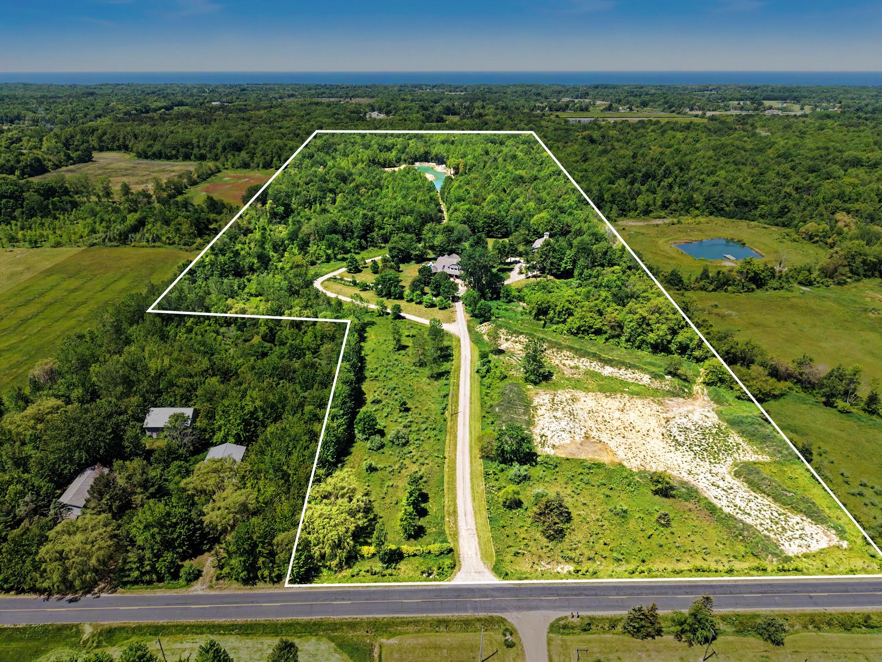 1662 66th Street Fennville MI 49408