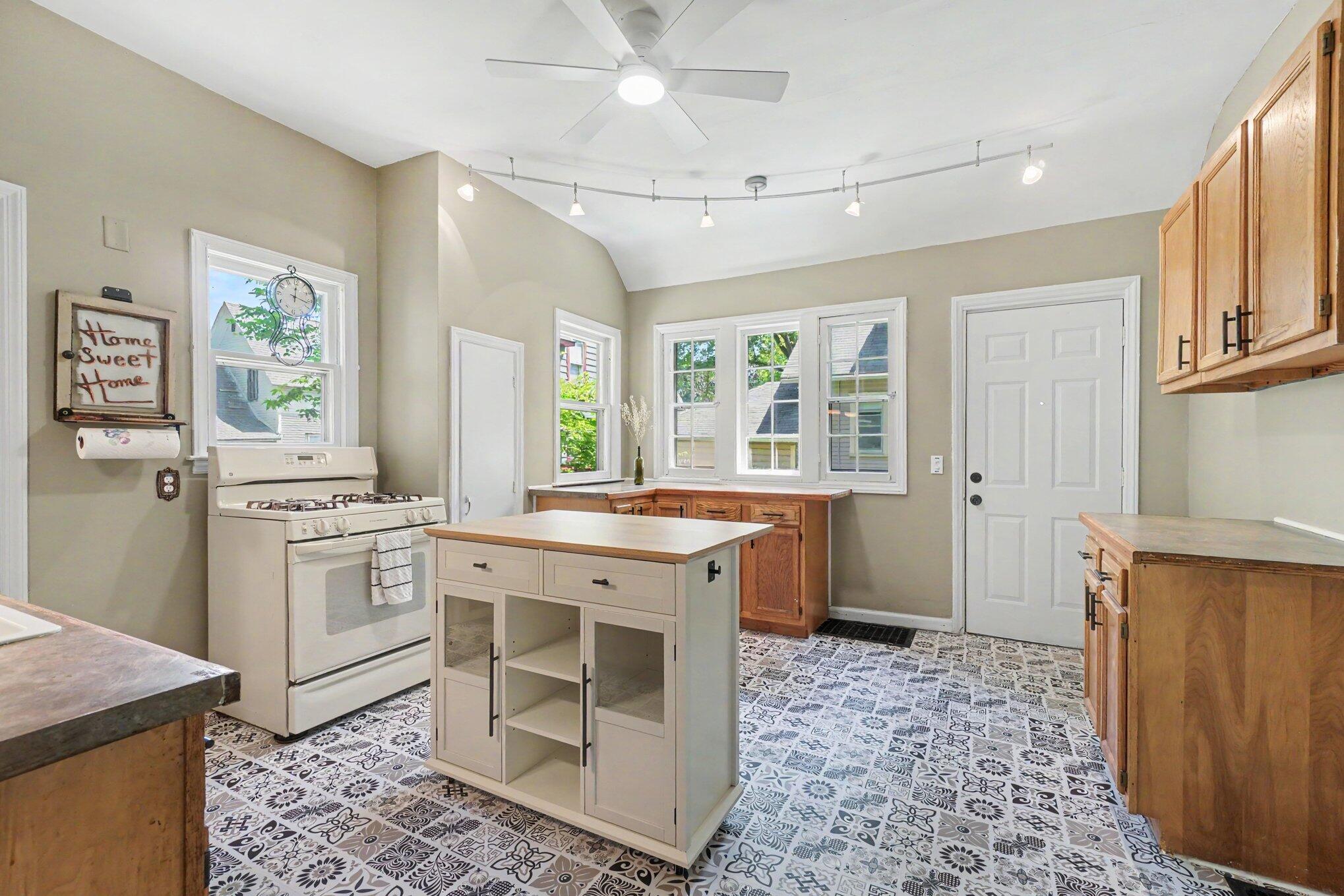 710 Wheaton Avenue Kalamazoo MI 49008