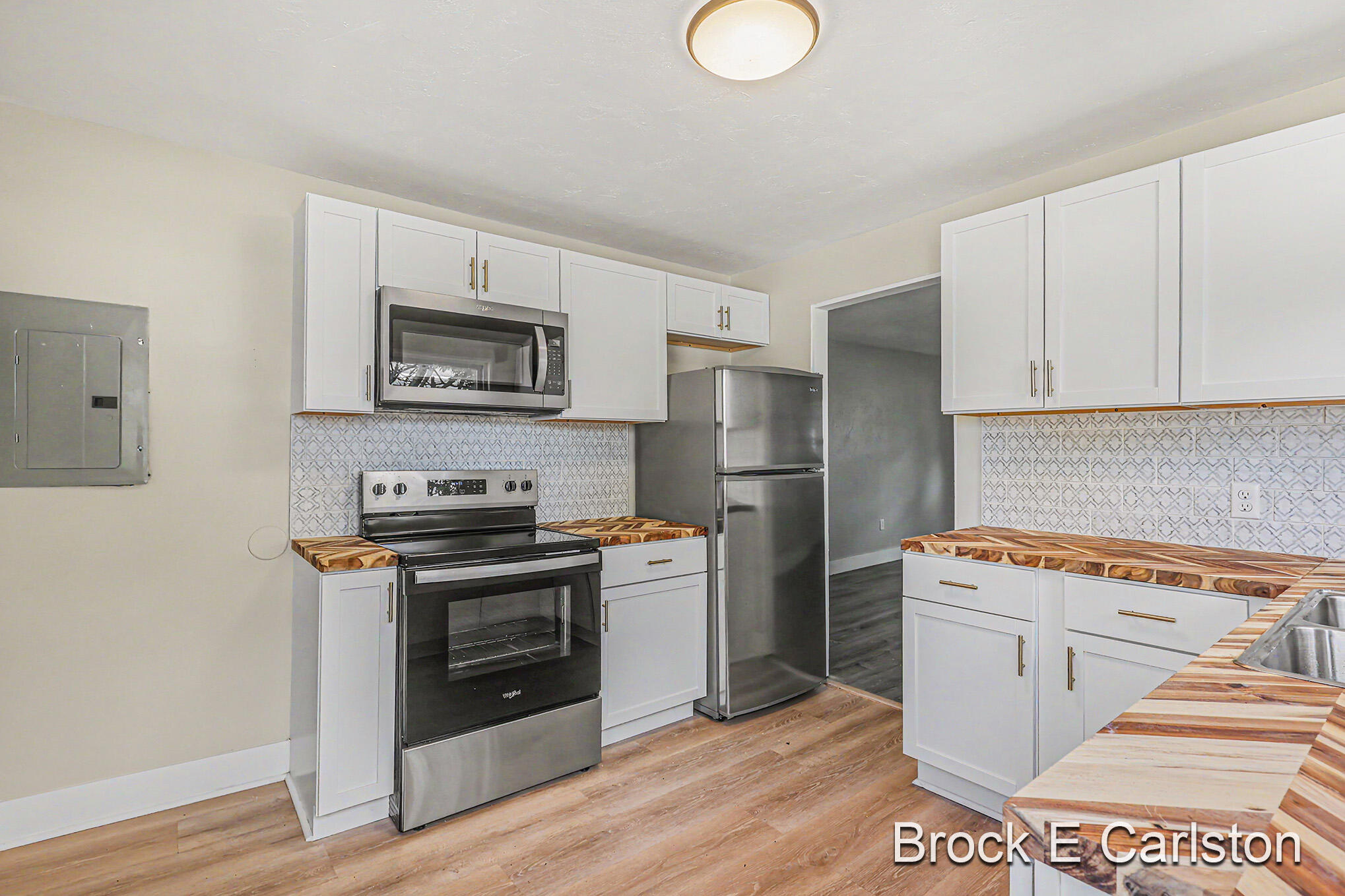 85 Lakeshore Boulevard Norton Shores MI 49444