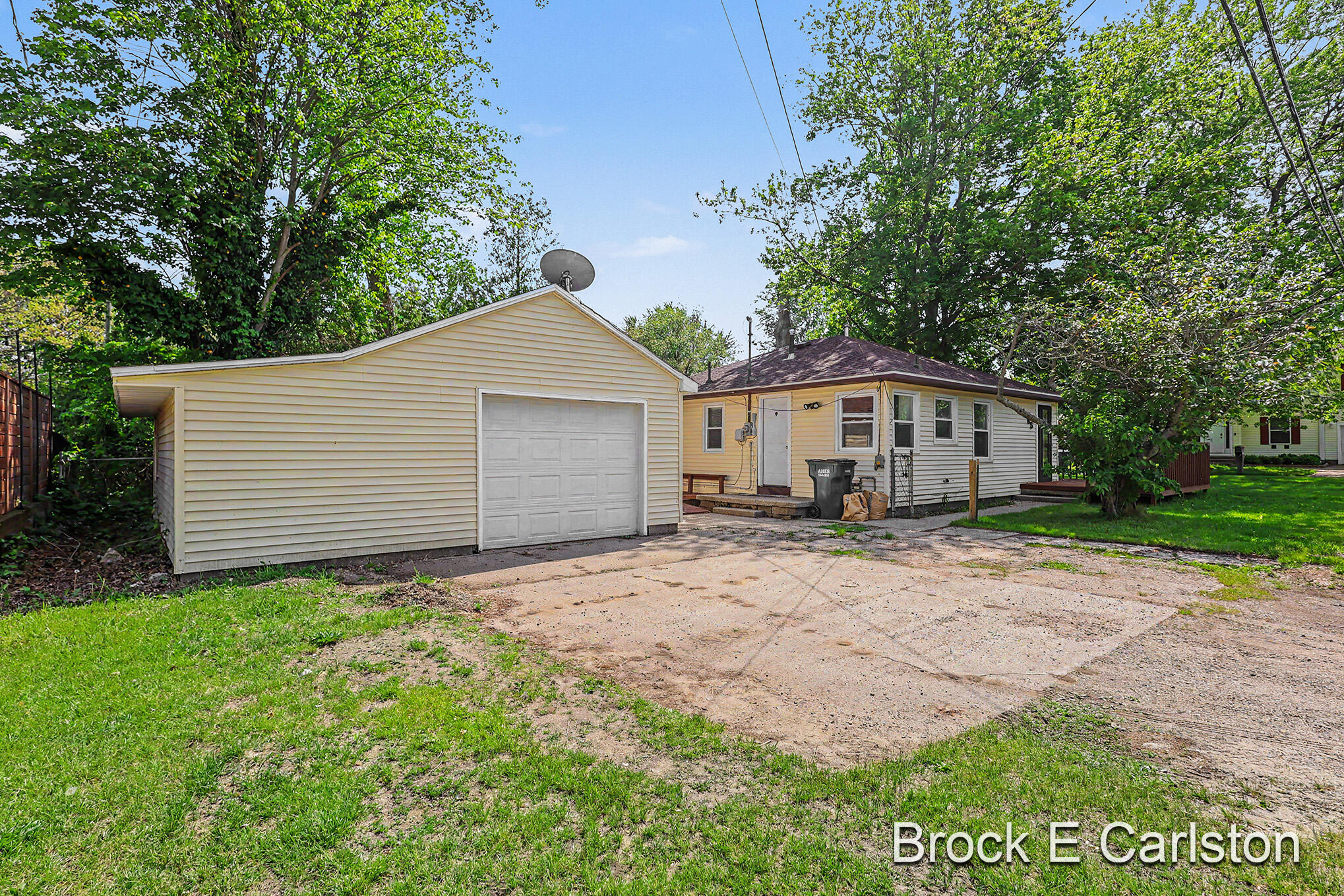 85 Lakeshore Boulevard Norton Shores MI 49444