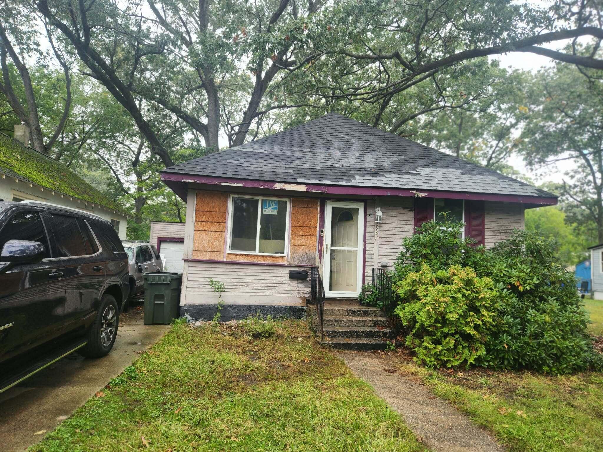 1937 Superior Street Muskegon MI 49442